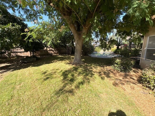 Building Photo - Beautiful 3 Bedroom Home in a Gated Community
