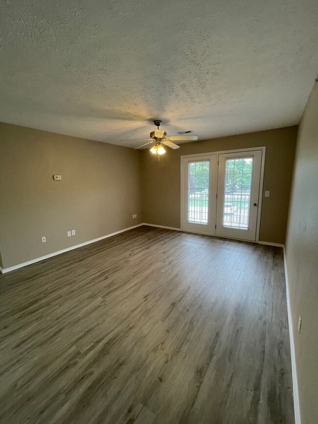 Building Photo - 2 Bedroom 2 Bath apartment at Clifton Heig...
