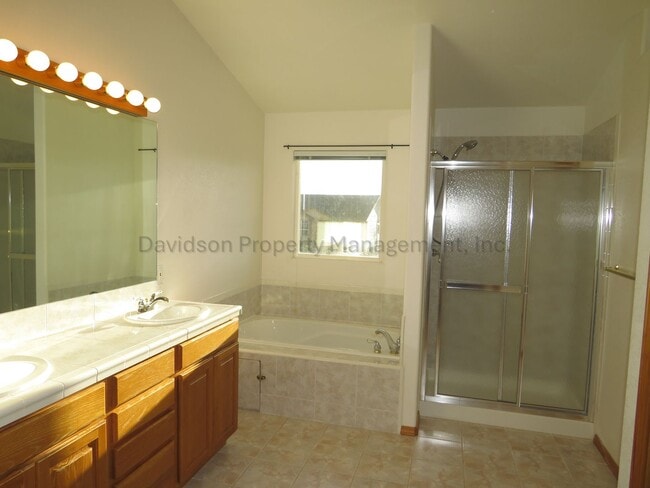 Building Photo - 15485 Curwood Dr