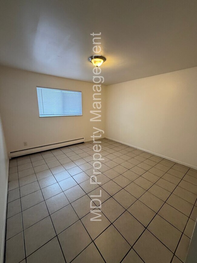 Building Photo - 2129 Weiss St