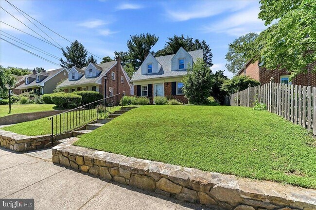 Building Photo - 416 Valley View Rd