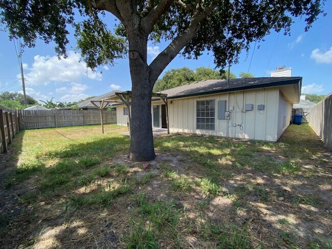 Building Photo - UPDATED HOME IN FLOUR BLUFF - OFFERING GRE...