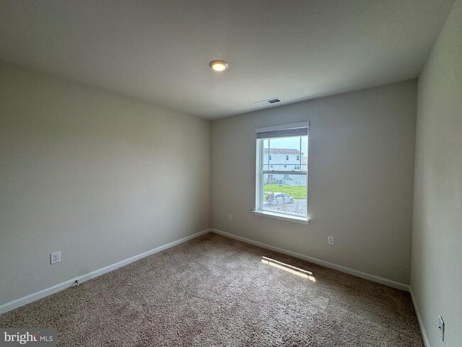 Building Photo - 95 Filbert Dr