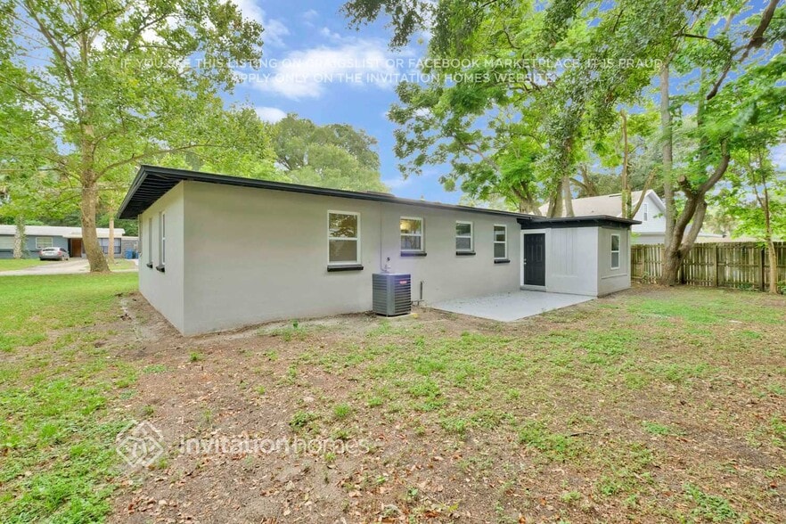 Building Photo - 6237 Pinelock Dr