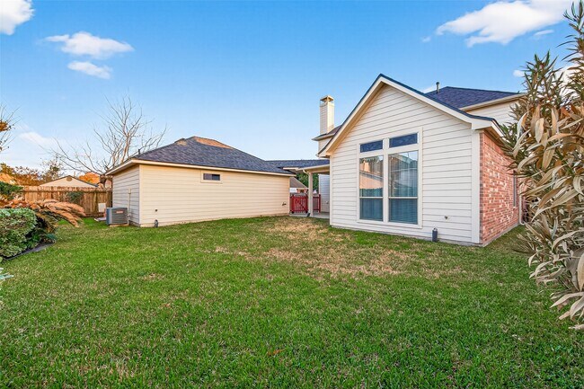 Building Photo - 8858 Distant Woods Dr