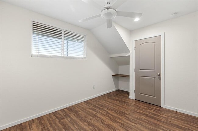 Building Photo - 7305 Grand Canyon Dr