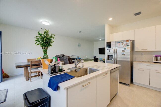 Building Photo - 12604 NW 23rd Pl