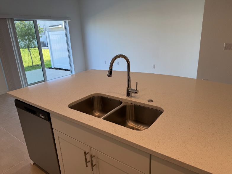 Building Photo - 8717 Winter Breeze Wy