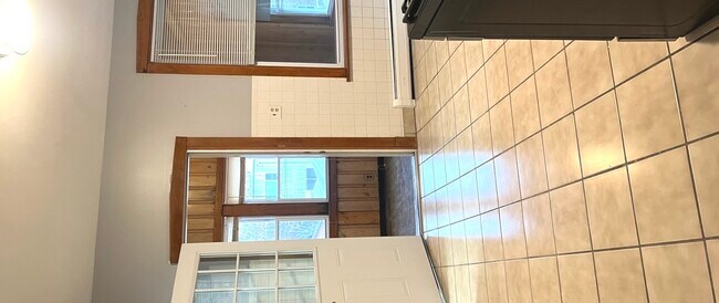 Building Photo - 5110 W Hutchinson St