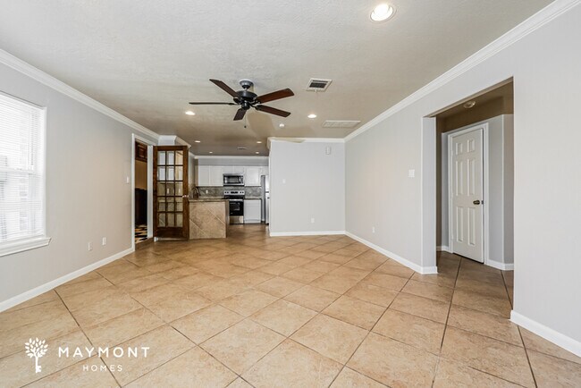 Building Photo - Spacious Two-Story Home in Houston
