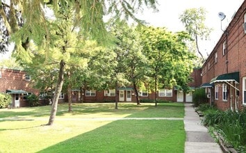 Building Photo - 15421-1 Plymouth Pl