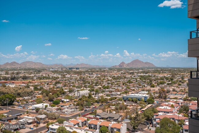 Building Photo - 1040 E Osborn Rd