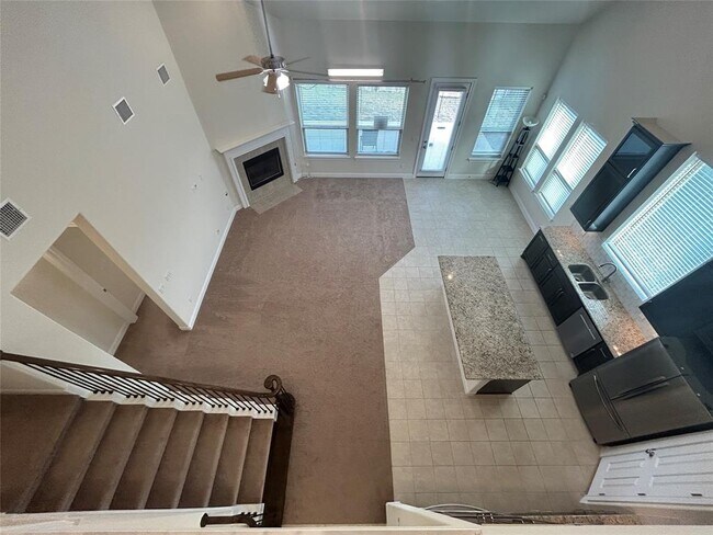 Building Photo - 3005 Zelma Dr
