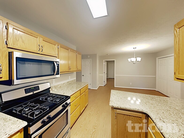 Building Photo - 712 Paige Ct