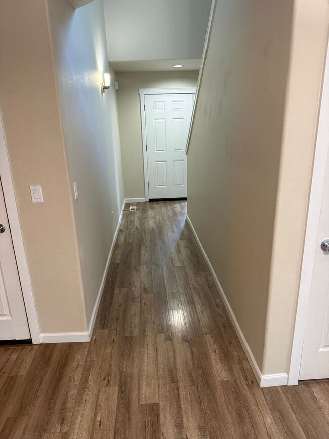 Building Photo - Inviting 3-Bedroom Townhome in Hayesville – Spacious & Well-Equipped