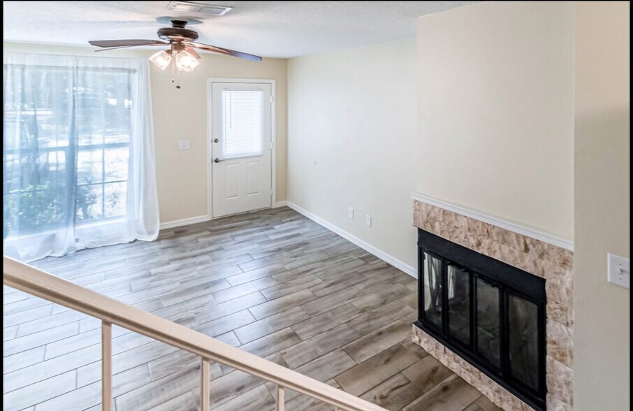 Building Photo - 11347 Regal Square Dr