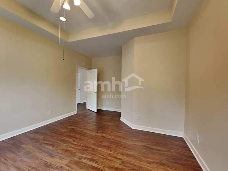 Building Photo - 1707 Arrowhead Dr