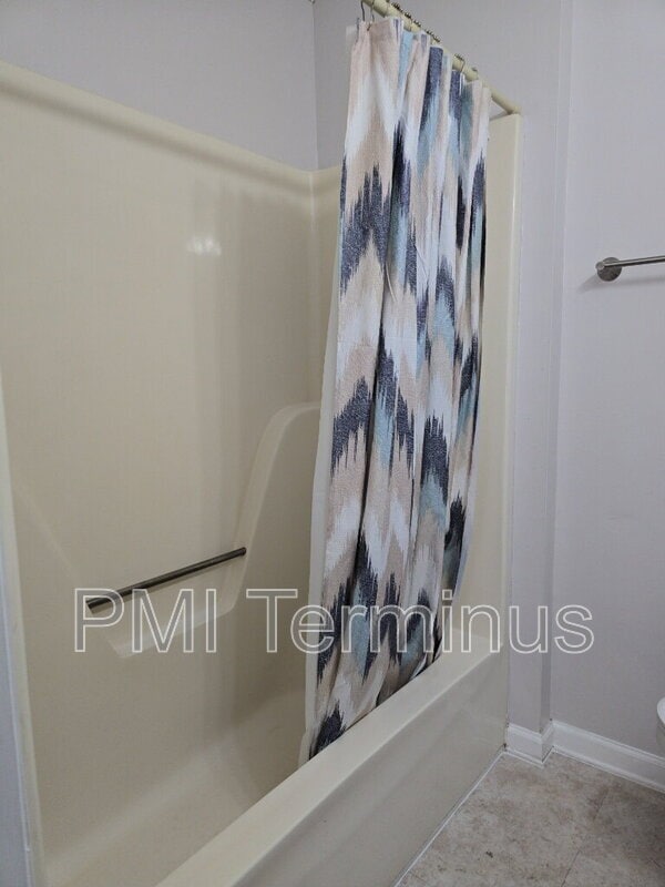 Building Photo - 5227 Ridge Forest Dr