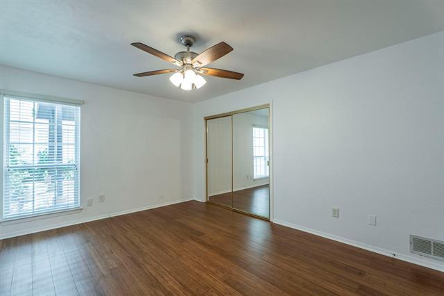 Building Photo - 3300 Wells Dr