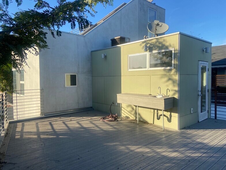 Building Photo - 1515 S Orange Grove Ave