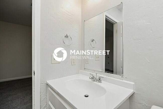 Building Photo - 3 Bedroom Pet-Friendly Home in Memphis, TN with Main Street Renewal