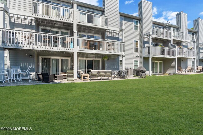 Building Photo - 110 Sea spray Ln