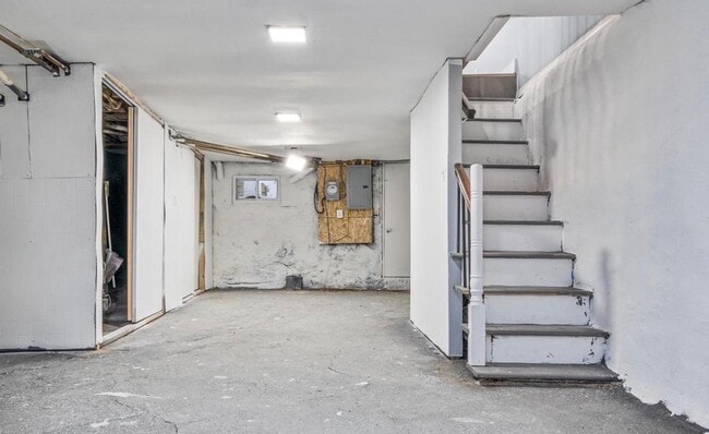 Building Photo - 1630 S 28th St