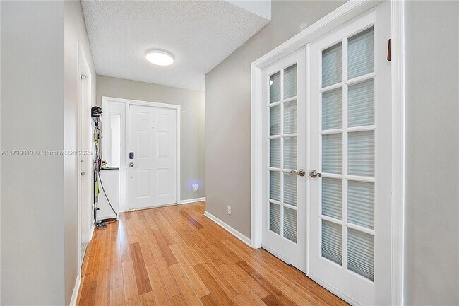 Building Photo - 4945 SW 34th Terrace