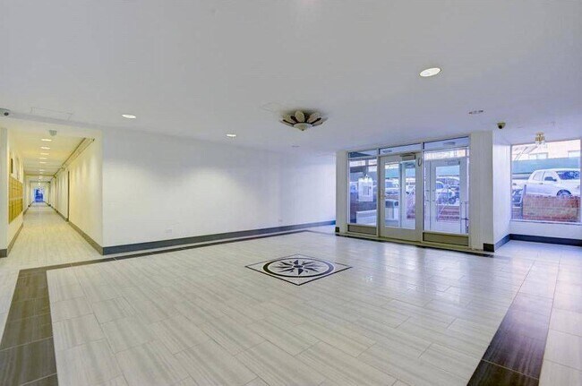 Building Photo - 2800 Coyle St
