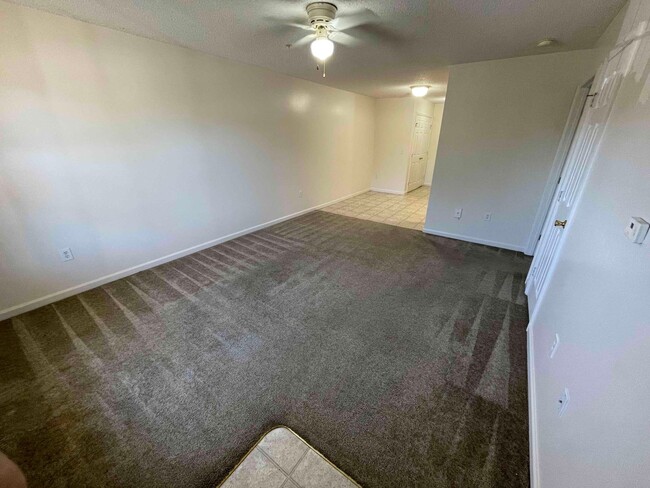 Building Photo - Rent $713/month********** 55+ Senior Commu...