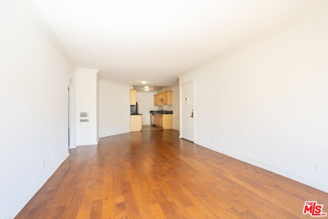 Building Photo - 2616 5th St