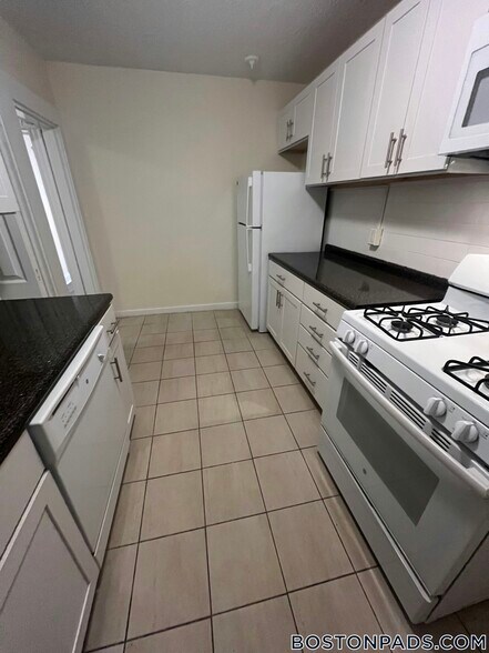 Building Photo - 7 Barrows St