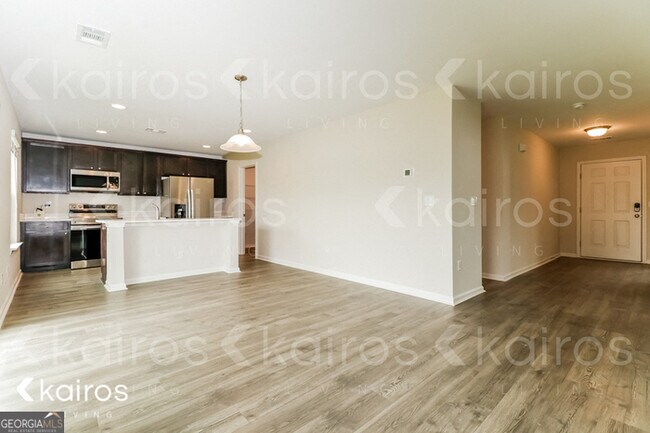 Building Photo - 22 Red Oak Dr.