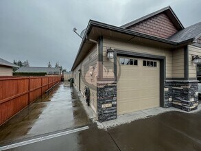 Building Photo - All-Inclusive Stayton Living! Rent Includes All Utilities, Internet, and a Private Garage!