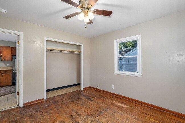 Building Photo - 708 S West Ave