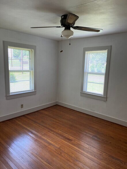 Building Photo - 916 High St