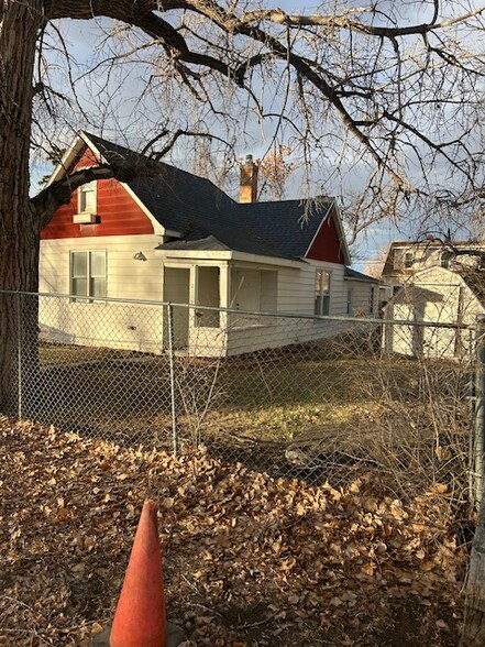 Building Photo - 2115 6th Ave N