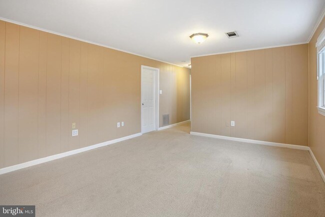 Building Photo - 8300 Midwood St