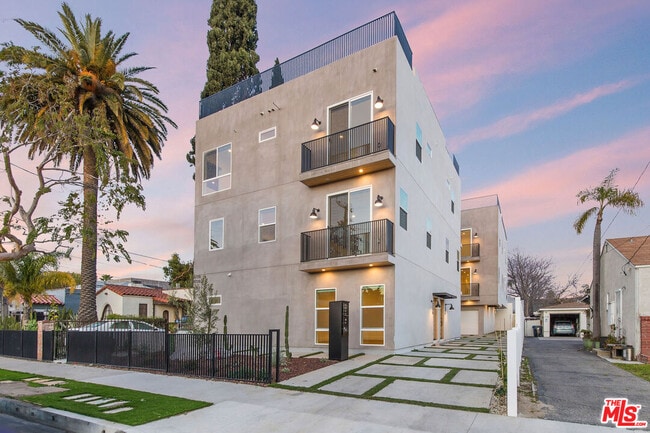 Building Photo - 5722 Fulcher Ave