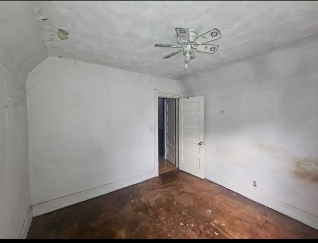 Building Photo - 321 Hiett Ave