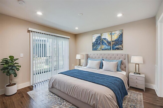 Building Photo - 935 La Posada Dr