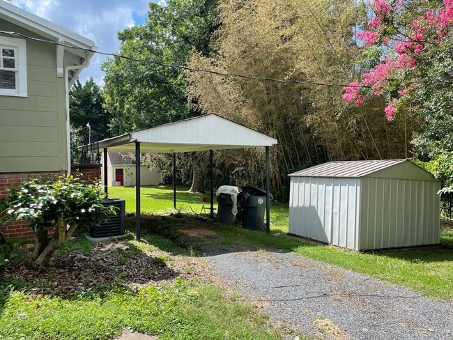 Building Photo - Beautiful 3 bed, 1 bath home located in As...