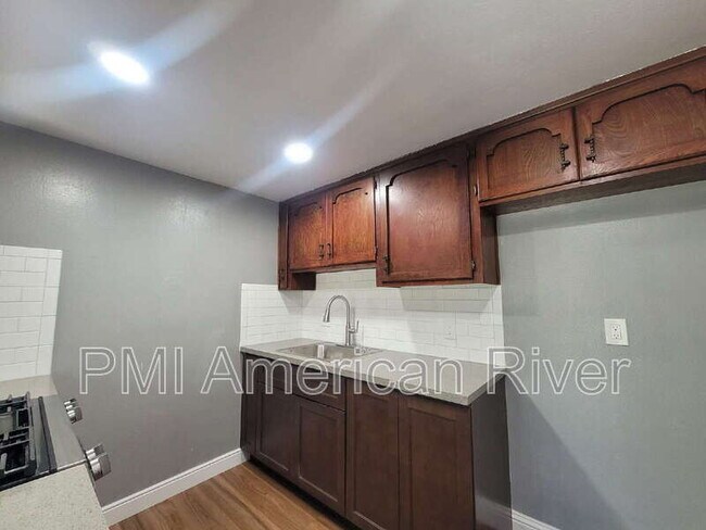Building Photo - 1321 Oak Terrace Ct