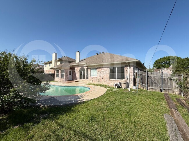 Building Photo - 6717 Smallwood Dr