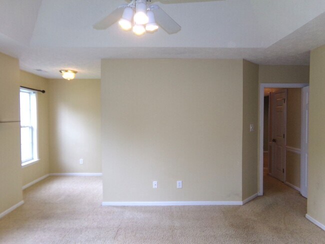Building Photo - Beautiful 2 story home located on a cul-de-sac