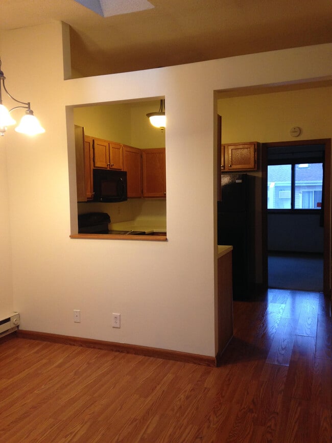 Building Photo - 17490 Pond Cir