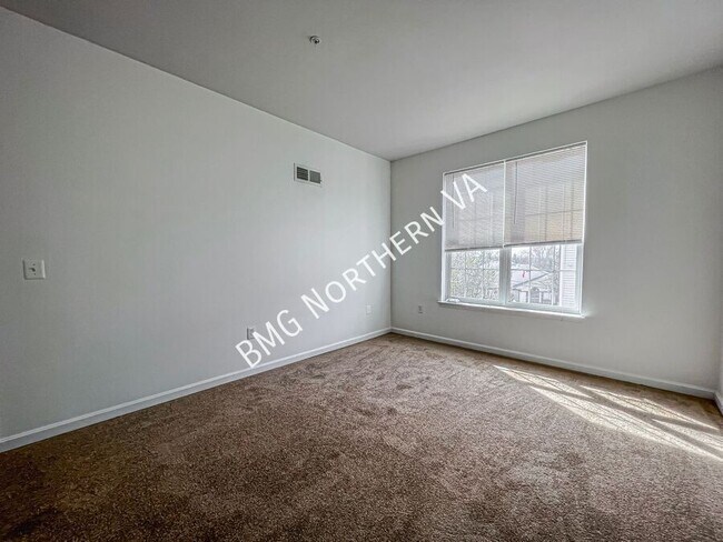 Building Photo - 9535 Center St