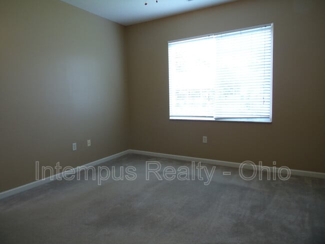 Building Photo - 8057 Crane's Crossing Dr