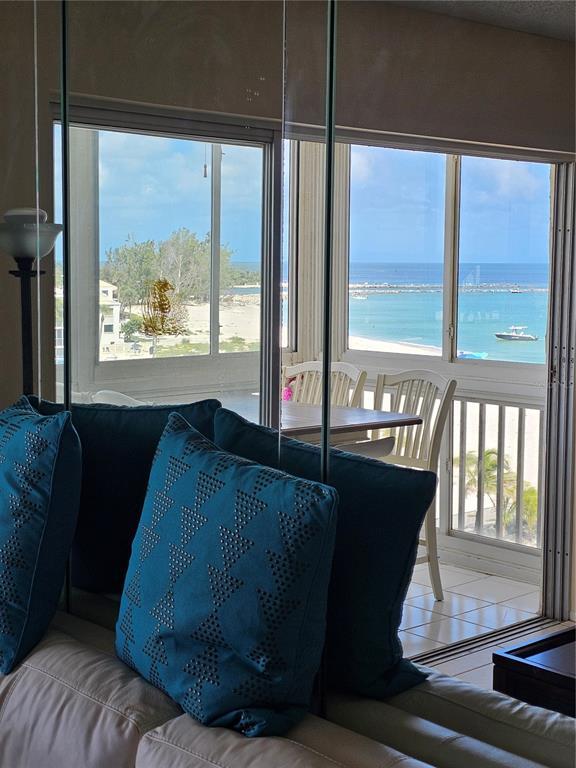 Building Photo - 1255 Tarpon Center Dr