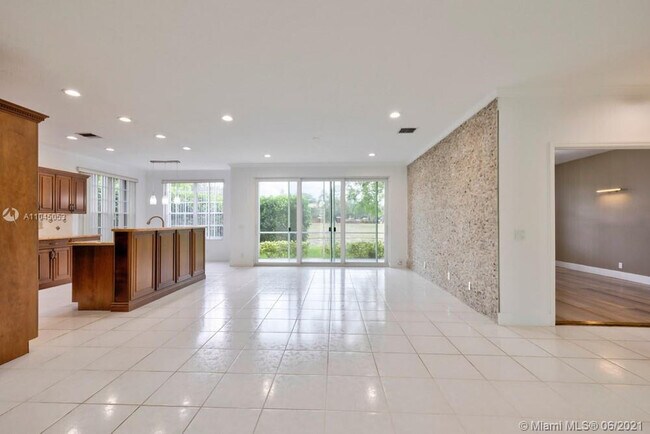 Building Photo - 12375 NW 10th Dr